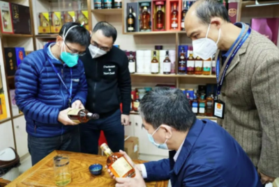第三季“九號查酒”行動圓滿收官，現場查扣一批假冒“茅臺1935”，強化酒類市場監管